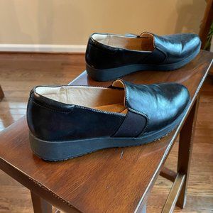 Naturalizer black pumps flats, 7.5 M